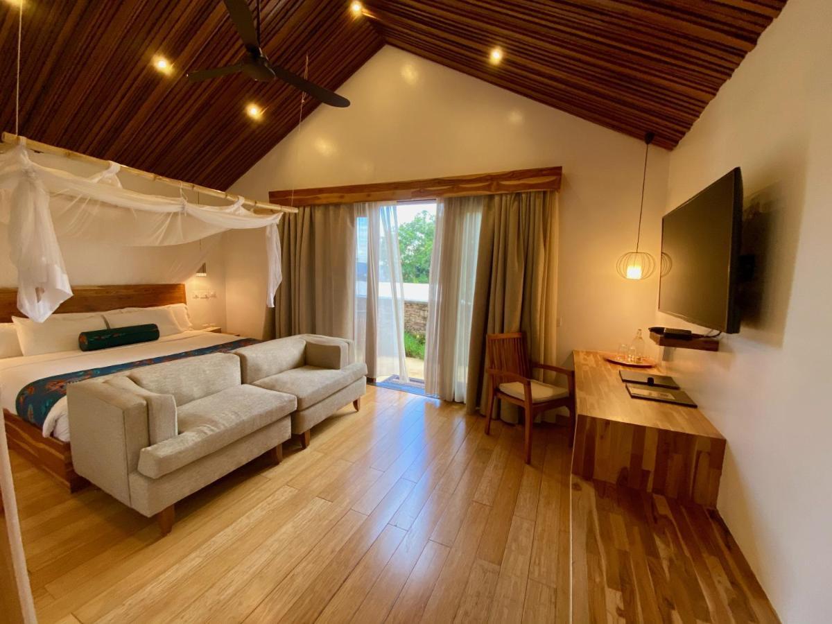 The Retreat Hotel คิกาลี ภายนอก รูปภาพ